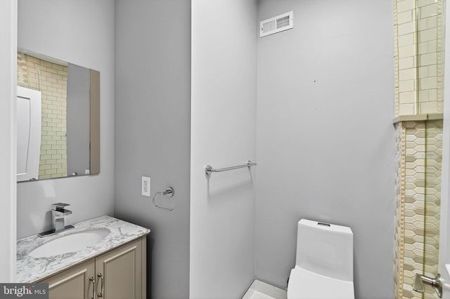 2528 E ALBERT, Philadelphia, PA 19125