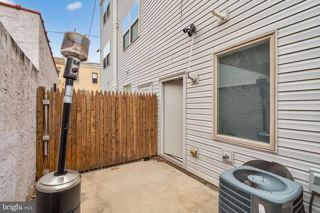 2528 E ALBERT, Philadelphia, PA 19125