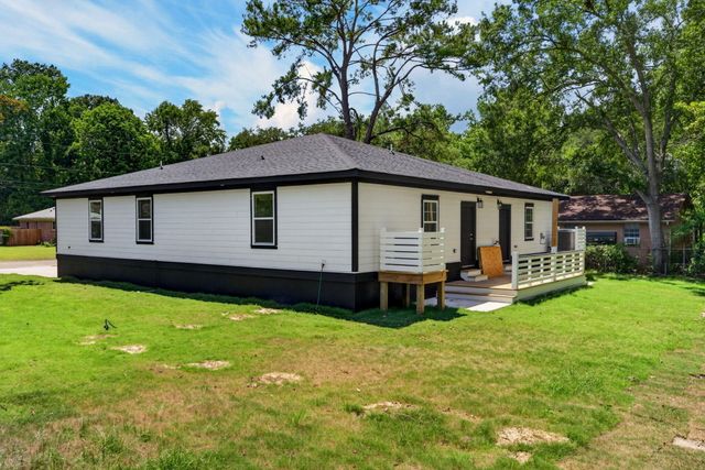 6032 Rembert Drive, Hanahan, SC 29410