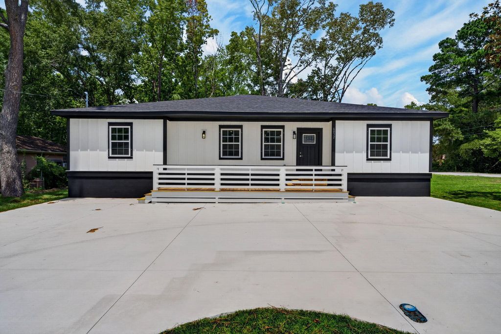 6032 Rembert Drive, Hanahan, SC 29410