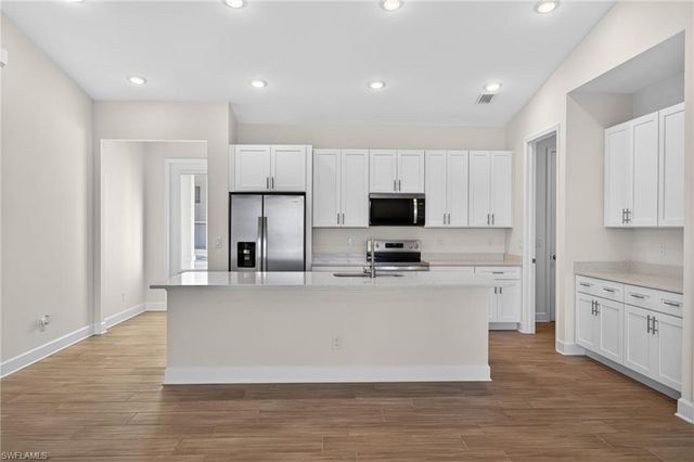 615 SW 26th TER, Cape Coral, FL 33914