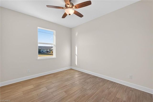 615 SW 26th TER, Cape Coral, FL 33914