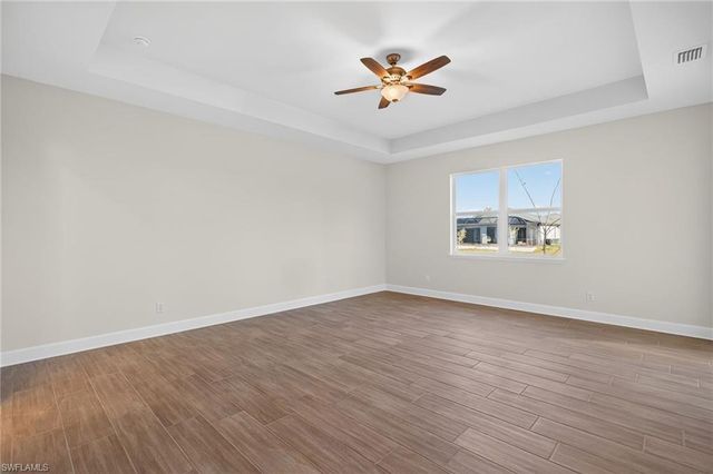 615 SW 26th TER, Cape Coral, FL 33914