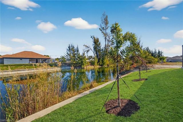 615 SW 26th TER, Cape Coral, FL 33914