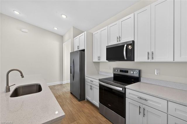 615 SW 26th TER, Cape Coral, FL 33914