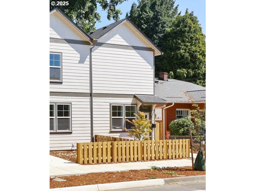 5465 N Fessenden St, Portland, OR 97203
