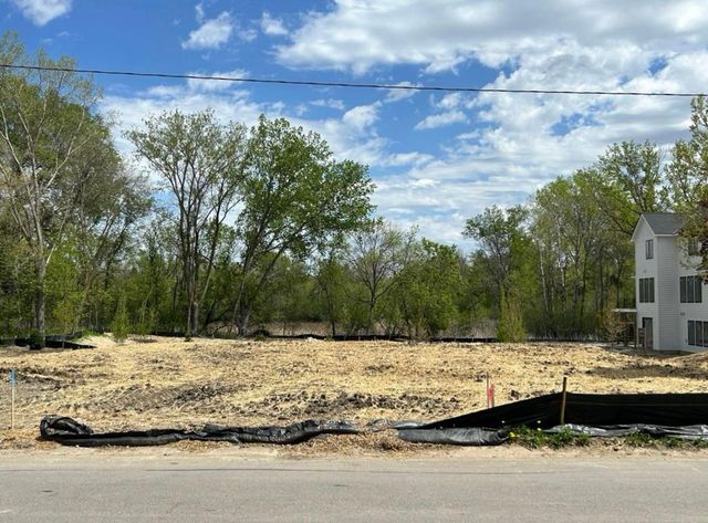 6305 Duck Lake Road, Eden Prairie, MN 55346