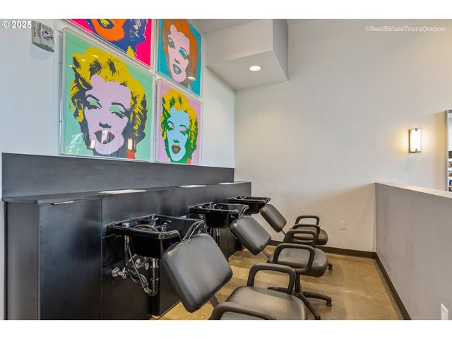 1022 Nw OVERTON St, Portland, OR 97209