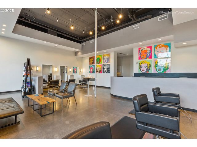 1022 Nw OVERTON St, Portland, OR 97209