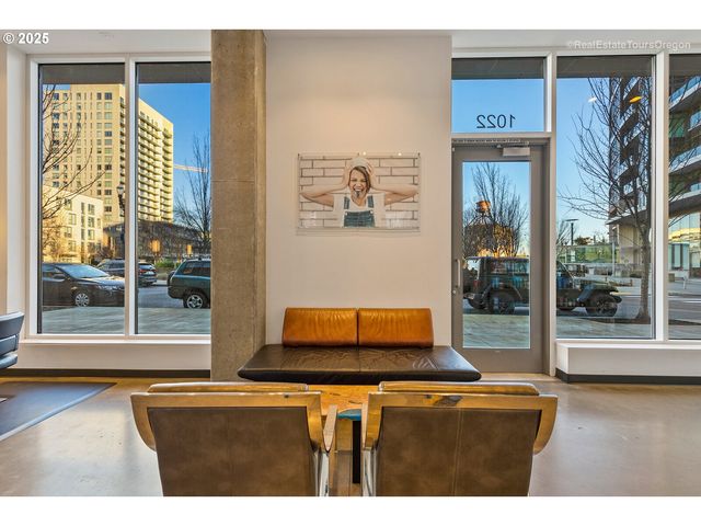 1022 Nw OVERTON St, Portland, OR 97209