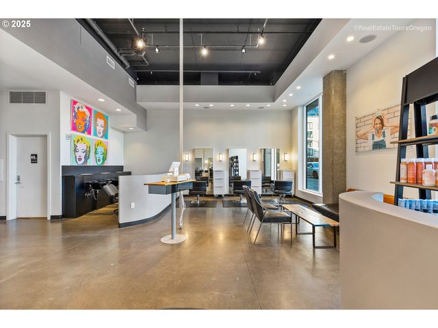 1022 Nw OVERTON St, Portland, OR 97209