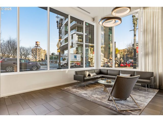 1022 Nw OVERTON St, Portland, OR 97209