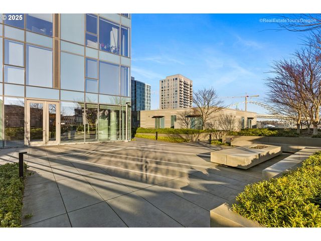 1022 Nw OVERTON St, Portland, OR 97209