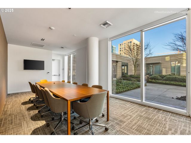 1022 Nw OVERTON St, Portland, OR 97209