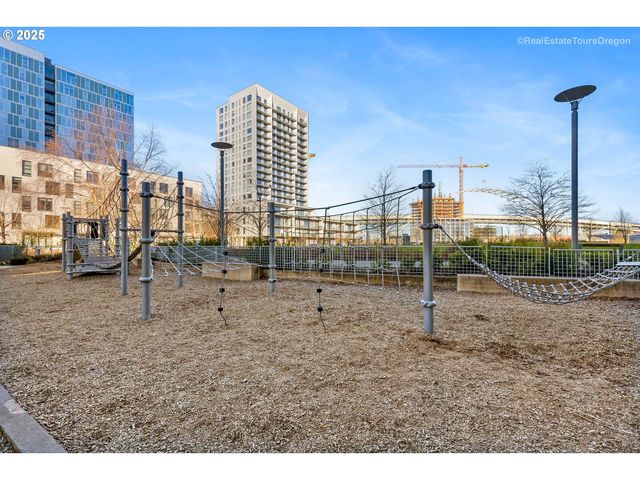 1022 Nw OVERTON St, Portland, OR 97209