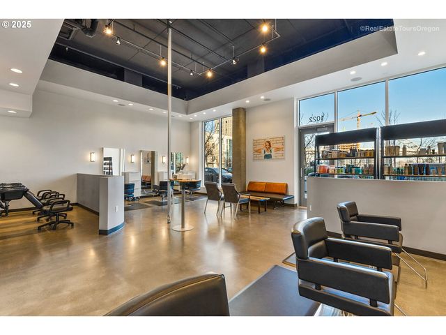 1022 Nw OVERTON St, Portland, OR 97209