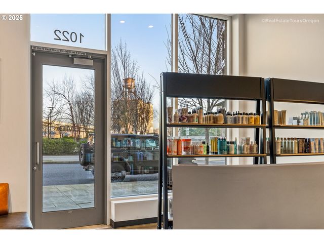 1022 Nw OVERTON St, Portland, OR 97209
