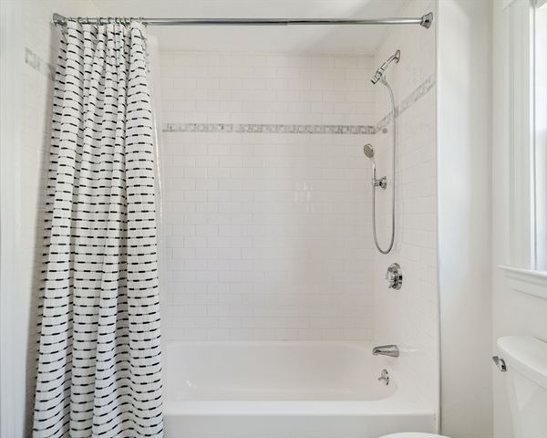 338 Beech St, Boston, MA 02131