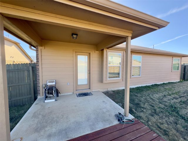 315 Wild Cat DR, Bastrop, TX 78602