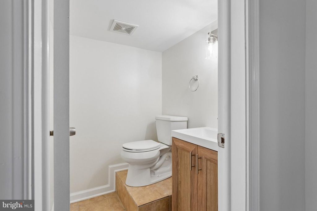 Image 20 of property listing at 1126 INGLESIDE, Baltimore, MD 21207