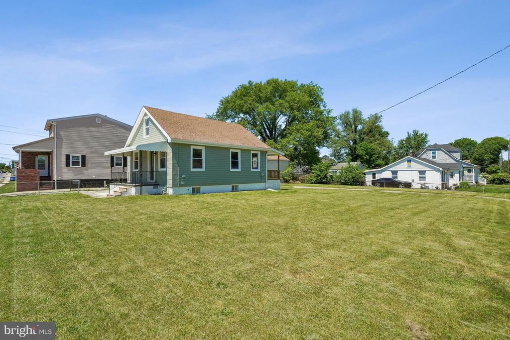 Image 3 of property listing at 1126 INGLESIDE, Baltimore, MD 21207