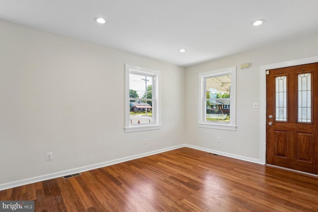 Image 7 of property listing at 1126 INGLESIDE, Baltimore, MD 21207
