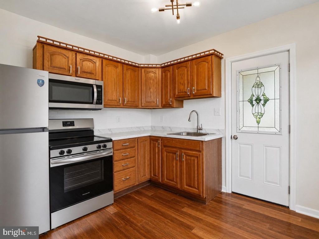 Image 8 of property listing at 1126 INGLESIDE, Baltimore, MD 21207