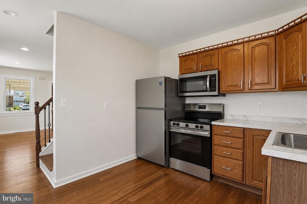 Image 9 of property listing at 1126 INGLESIDE, Baltimore, MD 21207