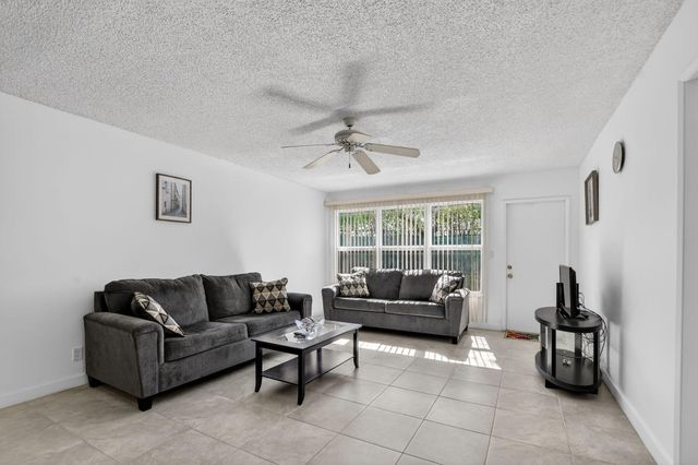 9110 Fairbanks Lane 5, Boca Raton, FL 33496
