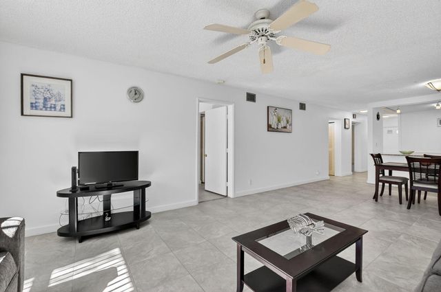 9110 Fairbanks Lane 5, Boca Raton, FL 33496