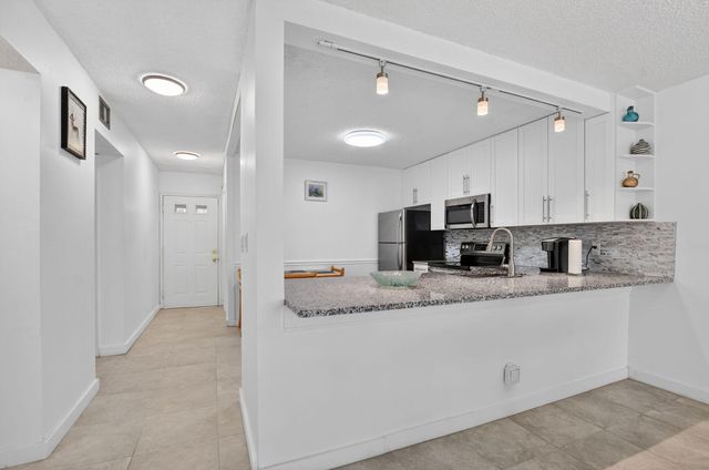 9110 Fairbanks Lane 5, Boca Raton, FL 33496