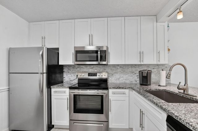 9110 Fairbanks Lane 5, Boca Raton, FL 33496