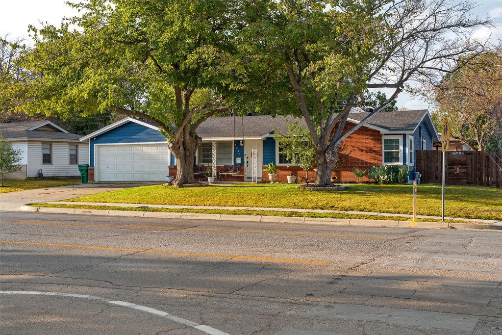 5239 Stanley Keller Road, Haltom City, TX 76117 — photo 4