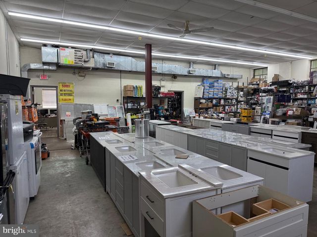 528 NICHOLSON RD, Gloucester City, NJ 08030