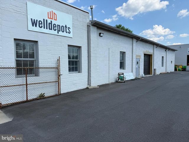 528 NICHOLSON RD, Gloucester City, NJ 08030