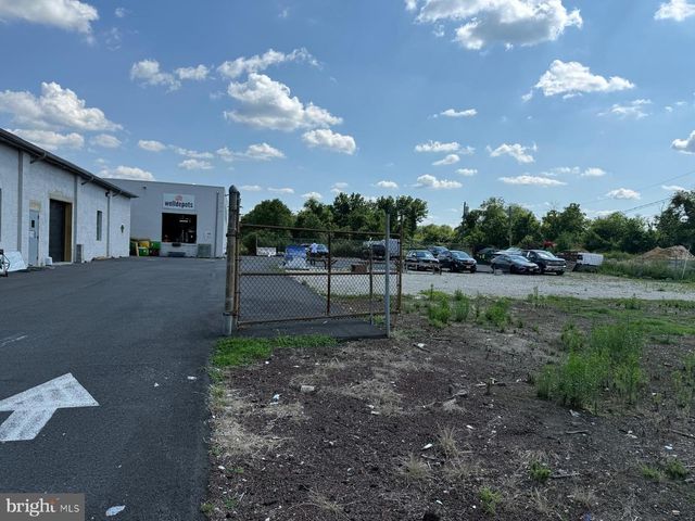 528 NICHOLSON RD, Gloucester City, NJ 08030