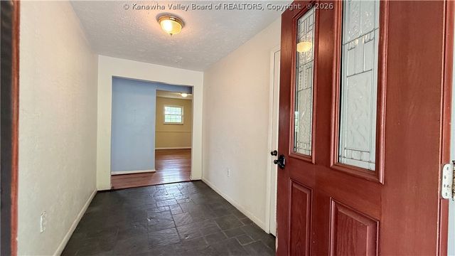 104 Ruby Lane, Sissonville, WV 25320