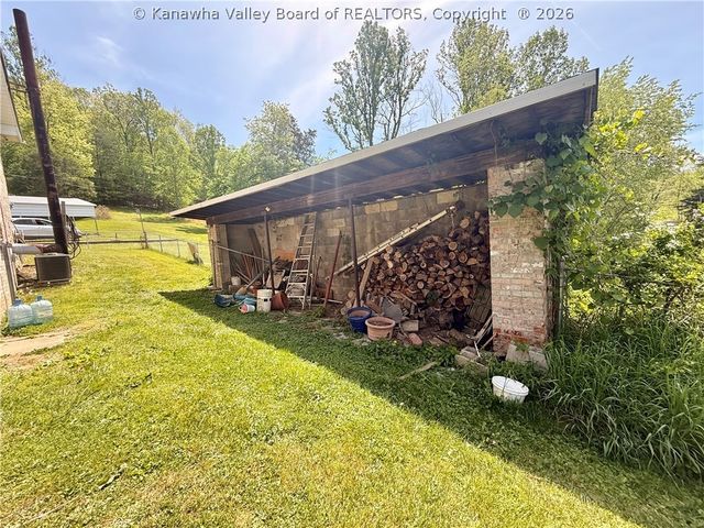 104 Ruby Lane, Sissonville, WV 25320