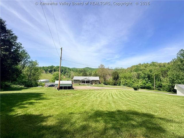 104 Ruby Lane, Sissonville, WV 25320