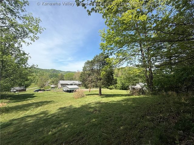 104 Ruby Lane, Sissonville, WV 25320
