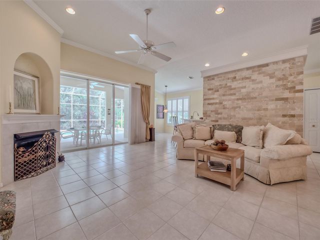 8310 WHISPERING WOODS COURT, Bradenton, FL 34202