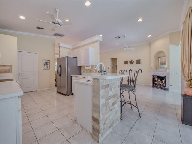 8310 WHISPERING WOODS COURT, Bradenton, FL 34202