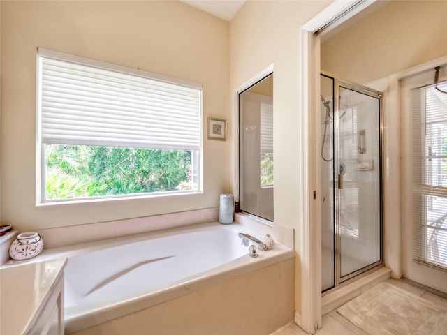 8310 WHISPERING WOODS COURT, Bradenton, FL 34202