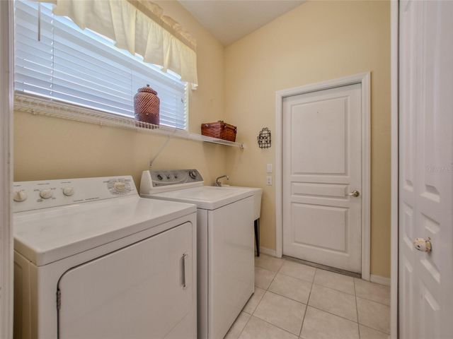 8310 WHISPERING WOODS COURT, Bradenton, FL 34202