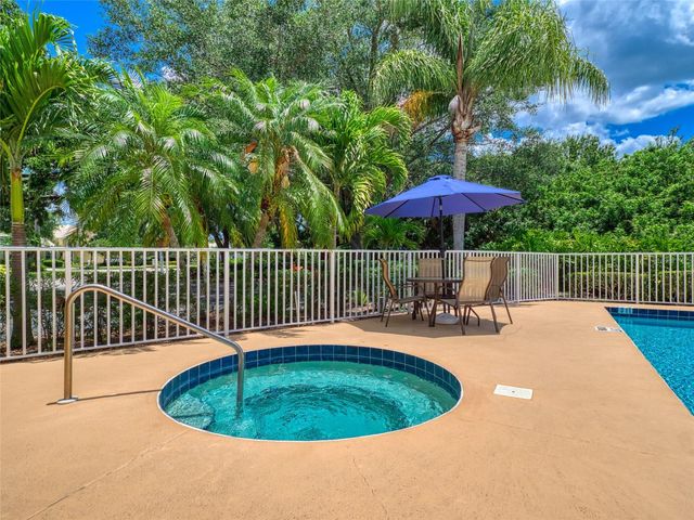 8310 WHISPERING WOODS COURT, Bradenton, FL 34202