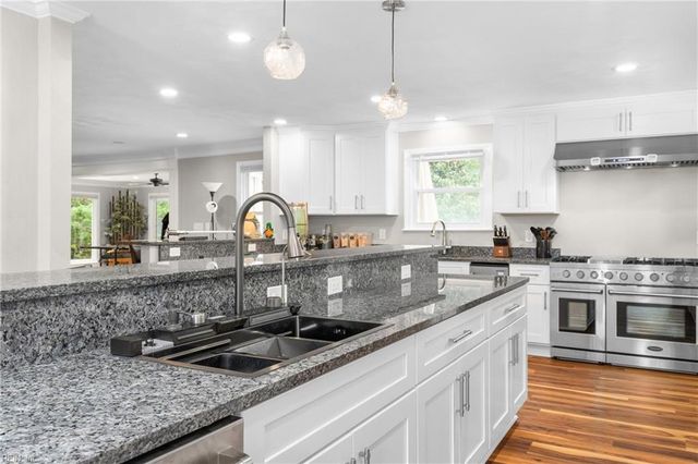 641 Ravenwoods DR, Chesapeake, VA 23322