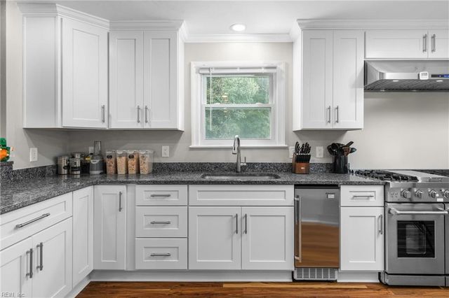 641 Ravenwoods DR, Chesapeake, VA 23322