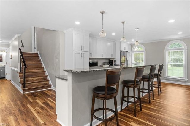 641 Ravenwoods DR, Chesapeake, VA 23322