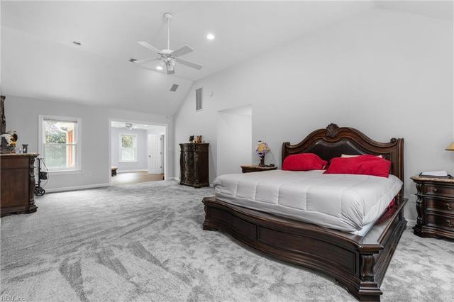 641 Ravenwoods DR, Chesapeake, VA 23322