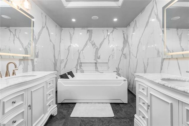 641 Ravenwoods DR, Chesapeake, VA 23322